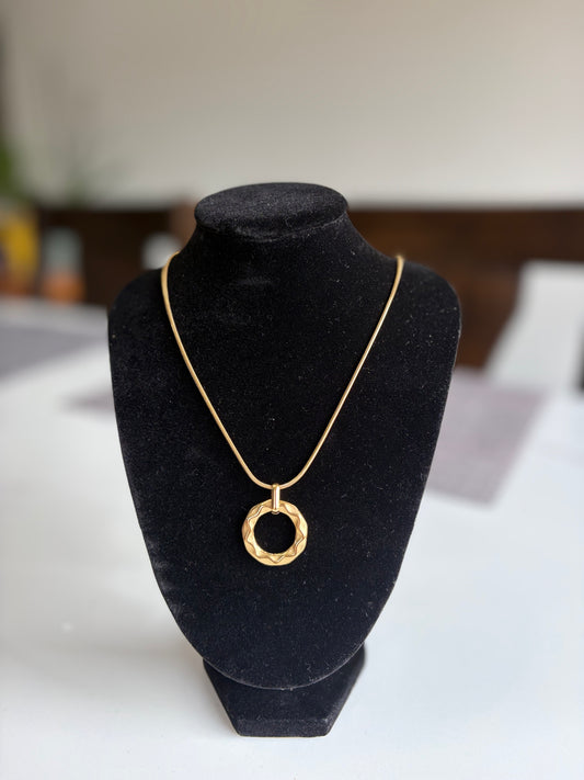 Circle Bump Uneven Cutout Necklace - Gold