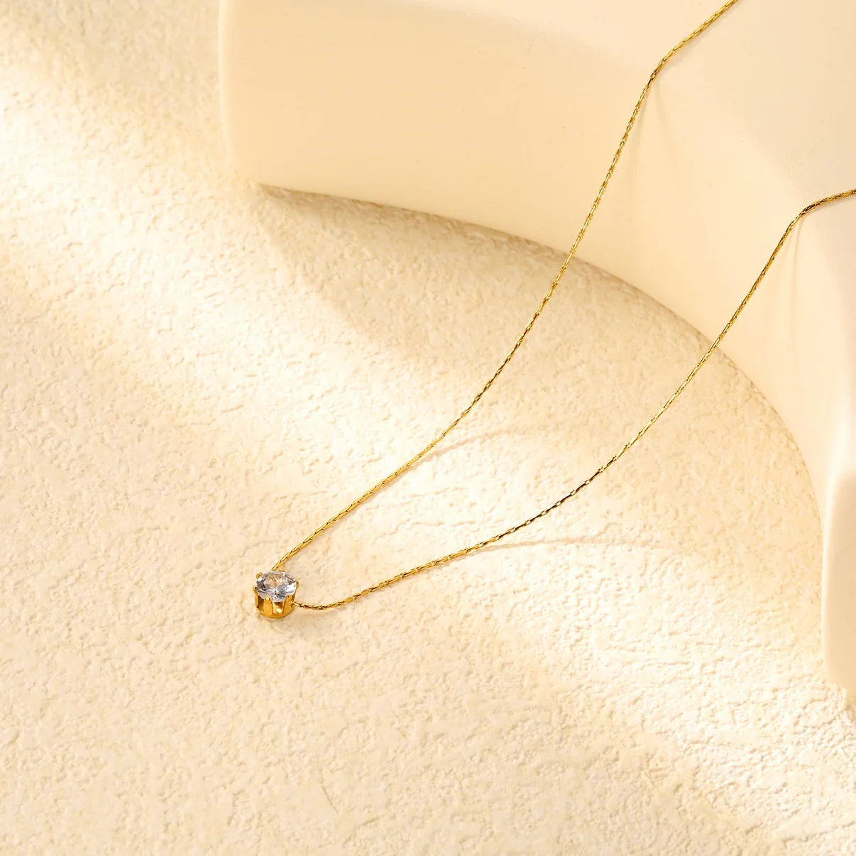 Six Claws Round White Diamond Pendant