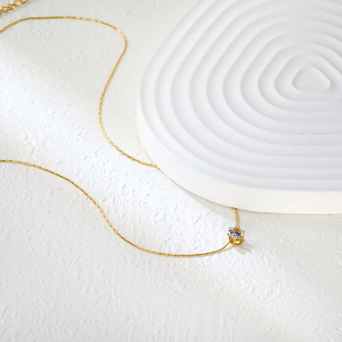 Six Claws Round White Diamond Pendant
