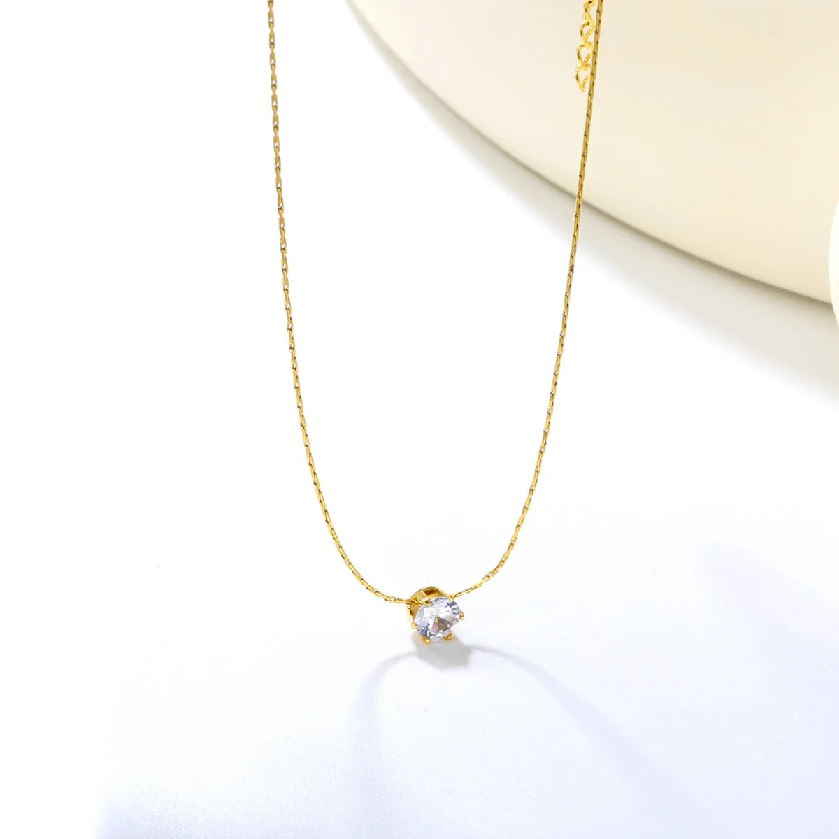 Six Claws Round White Diamond Pendant