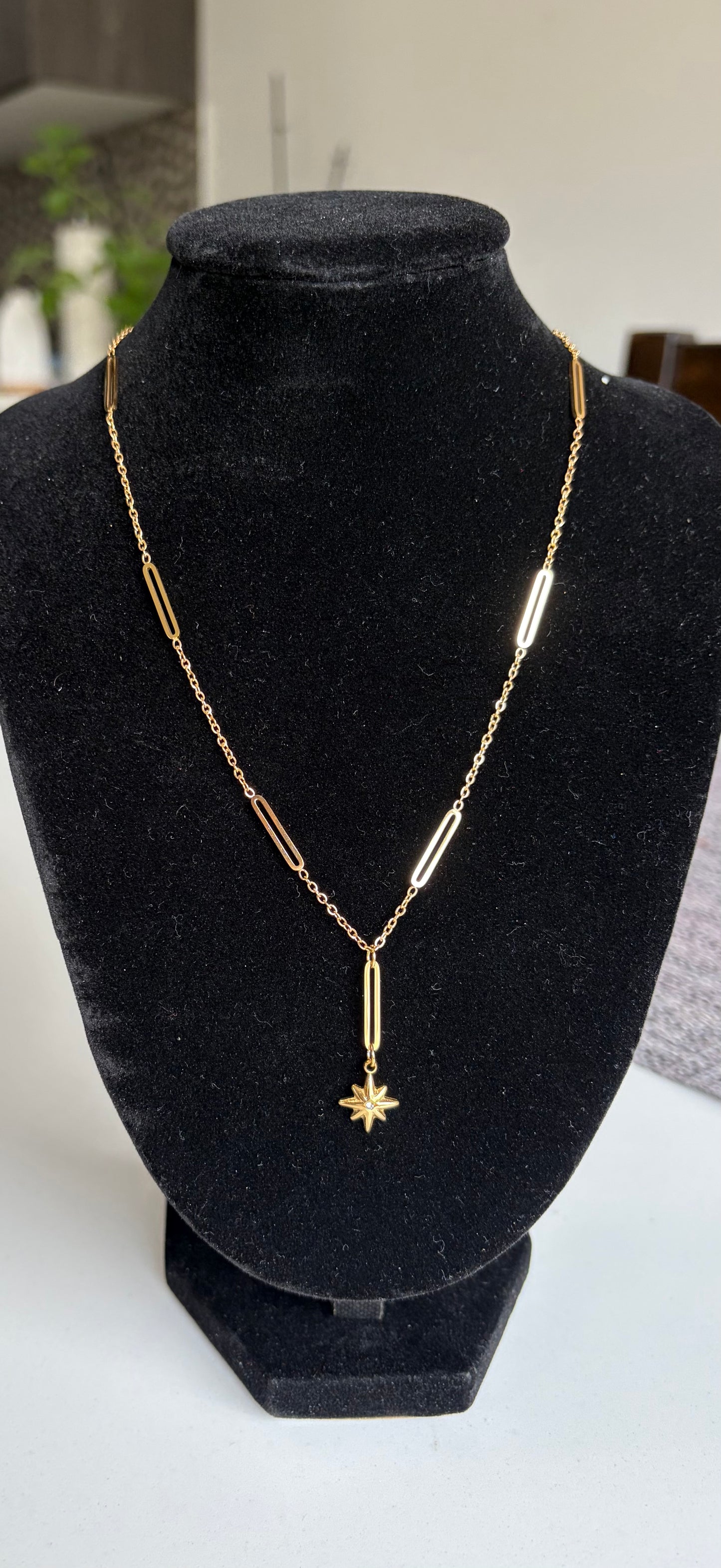 Fashion Necklace - Gold Star