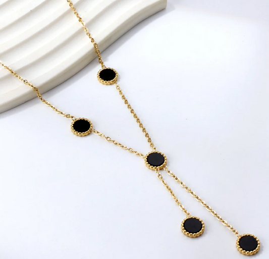 5 Round Black Horizontal Shell Pendant Necklace